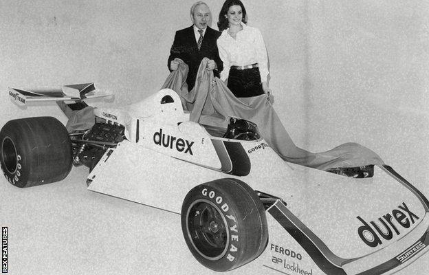 _90304959_john_surtees_car_1976_rex