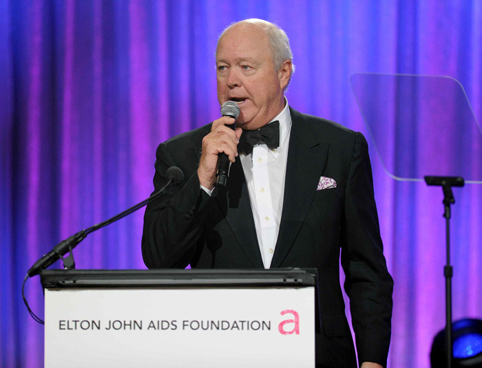 Ведущий благотворительного аукциона, Вице-президент аукционного дома Sotheby's Джейми Нивен (Jamie Niven)