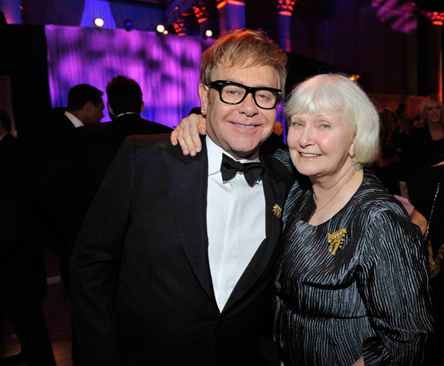 Сэр Элтон Джон (Sir Elton John) и актриса Джоан Вудворт (Joanne Woodward)