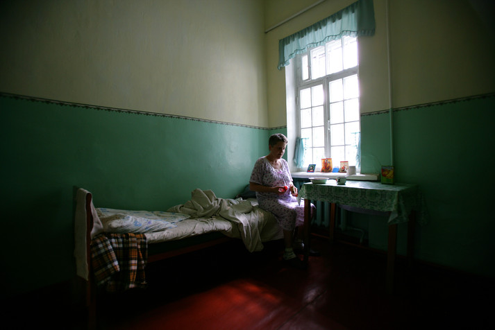 Полтава, 15 августа 2005 г.
Снимки из отделения для ВИЧ-позитивных пациентов полтавской психиатрической больницы.