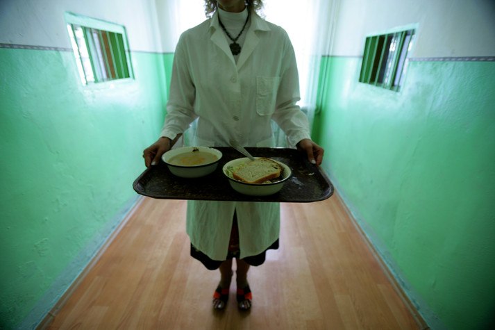 Полтава, 15 августа 2005 г.
Снимки из отделения для ВИЧ-позитивных пациентов полтавской психиатрической больницы.