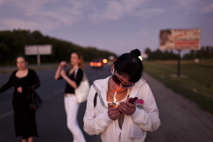 Полтава, август 2011.
Женщины коммерческого секса (ЖКС) на местной «окружной». Работают.